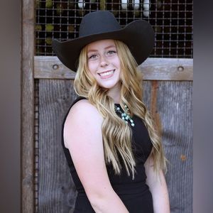 Meet your Posher, Hannah